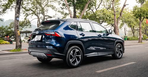 🔥 TOYOTA YARIS CROSS – BẢN LĨNH SUV ĐÔ THỊ VỚI NHỮNG ĐIỂM BẤT NGỜ! 