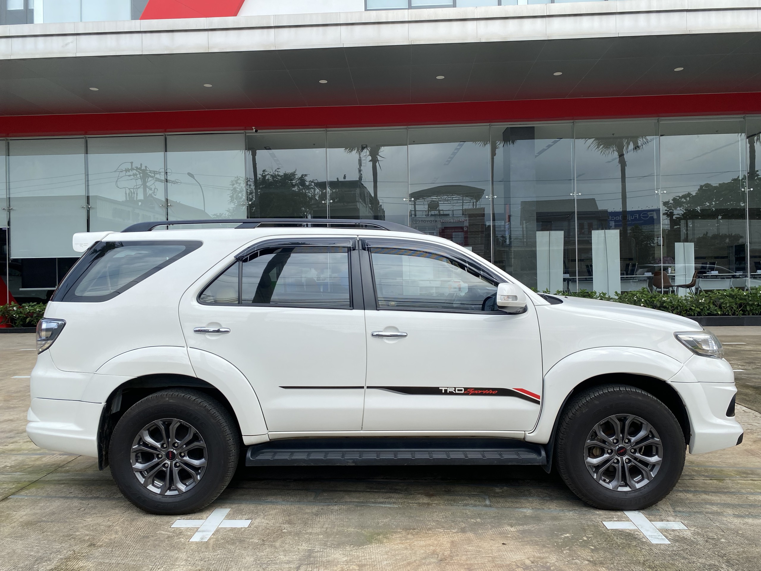 FORTUNER TRD 4X2